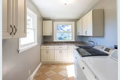 411 E Main Street, Cary, IL 60013 - Photo 10