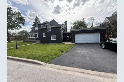 6800 N Knox Avenue, Lincolnwood, IL 60712 - Photo 1