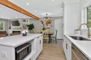 2911 N Dunton Ave, Arlington Heights, IL 60004 - Photo 10