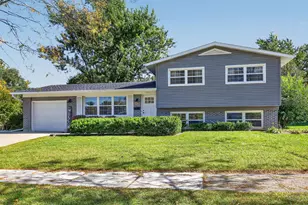 2911 N Dunton Ave, Arlington Heights, IL 60004 - Photo 1
