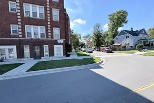 3207 Clarence Ave, Berwyn, IL 60402 - Photo 2
