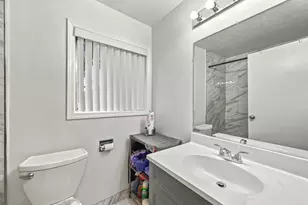 17W678 Kirkland Ln, Villa Park, IL 60181 - Photo 24