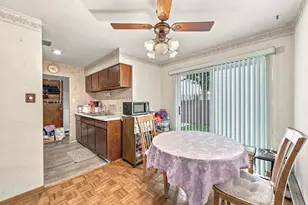 17W678 Kirkland Ln, Villa Park, IL 60181 - Photo 16