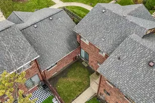 17W678 Kirkland Ln, Villa Park, IL 60181 - Photo 32