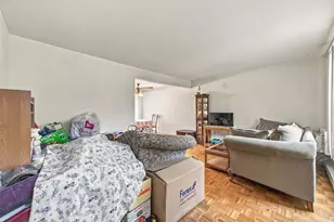 17W678 Kirkland Ln, Villa Park, IL 60181 - Photo 6