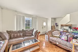 17W678 Kirkland Ln, Villa Park, IL 60181 - Photo 2