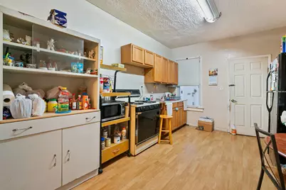 639 W 48th Street, Chicago, IL 60609 - Photo 6