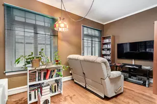 2701 W Farwell Ave, Chicago, IL 60645 - Photo 8