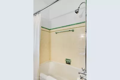 2701 W Farwell Avenue, Chicago, IL 60645 - Photo 20