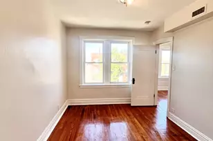 2119 S 51st Ave, Cicero, IL 60804 - Photo 8