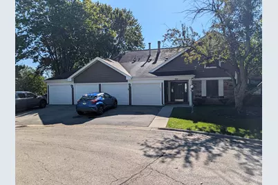 103 Marble Hill Court #B2, Schaumburg, IL 60193 - Photo 1