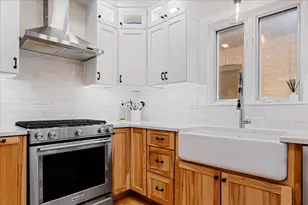 5523 W Pensacola Ave, Chicago, IL 60641 - Photo 10