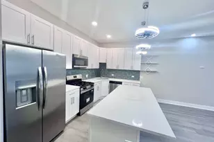 5549 N Lincoln Ave, Chicago, IL 60625 - Photo 4