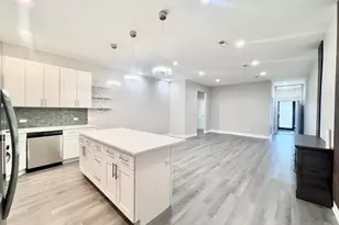 5549 N Lincoln Ave, Chicago, IL 60625 - Photo 2