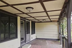1610 W McCord St, Centralia, IL 62801 - Photo 4