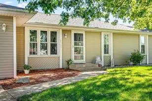 8523 Terrang Ct, Machesney Park, IL 61115 - Photo 4