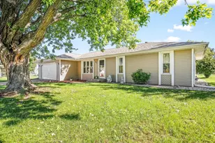 8523 Terrang Ct, Machesney Park, IL 61115 - Photo 2