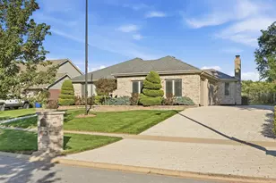 2896 Tanaga Basin, New Lenox, IL 60451 - Photo 2