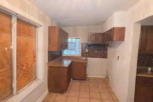 11566 S Lafayette Ave, Chicago, IL 60628 - Photo 10