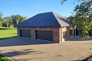 955 Livingston Ln, Inverness, IL 60010 - Photo 100