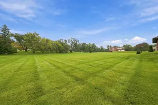 955 Livingston Ln, Inverness, IL 60010 - Photo 12