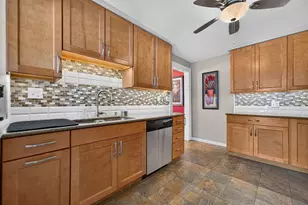 51 N Williams St, Crystal Lake, IL 60014 - Photo 6