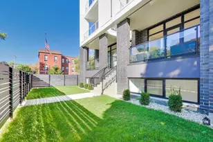 2456 W Cortez St, Chicago, IL 60622 - Photo 2