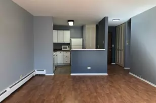 600 Bayside Dr, Palatine, IL 60074 - Photo 2