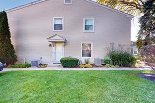 337 Mallard Ct, Vernon Hills, IL 60061 - Photo 2