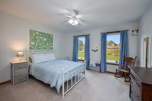 40W725 Aberdeen Ln, Saint Charles, IL 60175 - Photo 18