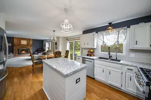 40W725 Aberdeen Ln, Saint Charles, IL 60175 - Photo 10