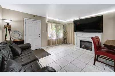 1660 Sycamore Avenue, Hanover Park, IL 60133 - Photo 8