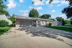 1660 Sycamore Ave, Hanover Park, IL 60133 - Photo 2