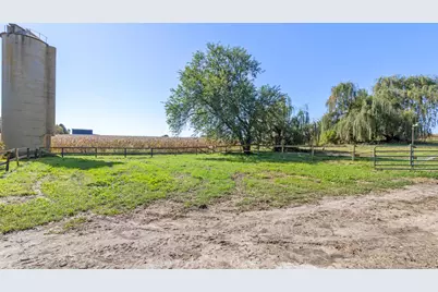 21443 Airport Road, Sycamore, IL 60178 - Photo 54