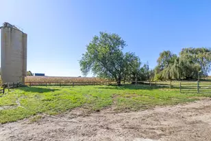 21443 Airport Rd, Sycamore, IL 60178 - Photo 32