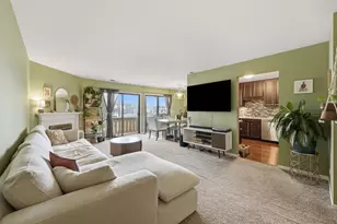 1134 Hawthorne Ct, Wheeling, IL 60090 - Photo 2
