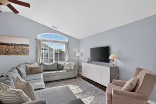 2264 Summerlin Dr, Aurora, IL 60503 - Photo 6