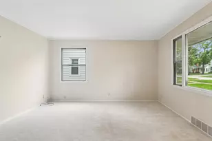 139 N Hager Ave, Barrington, IL 60010 - Photo 16