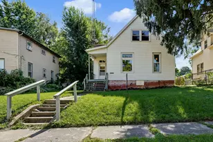 1212 W Olive St, Bloomington, IL 61701 - Photo 2
