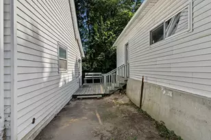 1212 W Olive St, Bloomington, IL 61701 - Photo 24