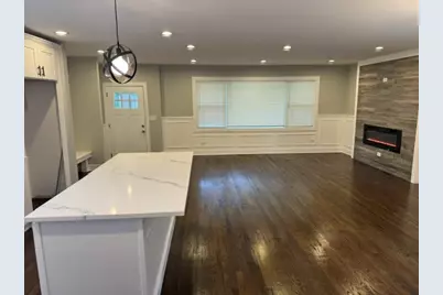 10115 S Indiana Avenue, Chicago, IL 60628 - Photo 8