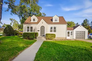 3 S South Elgin Blvd, South Elgin, IL 60177 - Photo 1