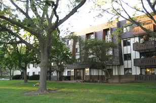 13200 W Heiden Cir, Lake Bluff, IL 60044 - Photo 2