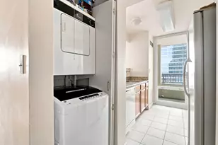 345 N La Salle St, Chicago, IL 60654 - Photo 18