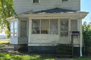 312 N Central St, Gilman, IL 60938 - Photo 2