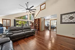 161 Amherst Dr, Bartlett, IL 60103 - Photo 8