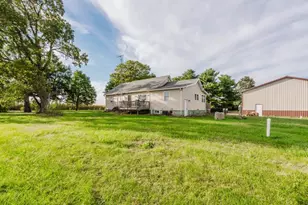 6528 Lilac Rd, Clifton, IL 61727 - Photo 28