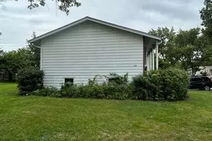 2727 Mitchell Dr, Woodridge, IL 60517 - Photo 6