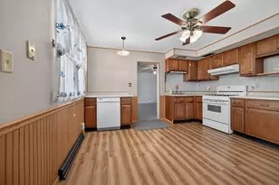 604 W Elm St, LeRoy, IL 61752 - Photo 2