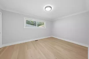 10422 S Green Bay Ave, Chicago, IL 60617 - Photo 14